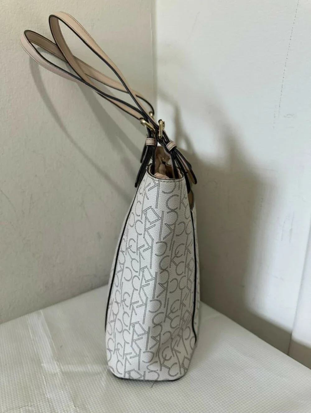 CALVIN KLEIN Handbag Purse Serafina Logo Monogram Tote Bag Cream White Pink